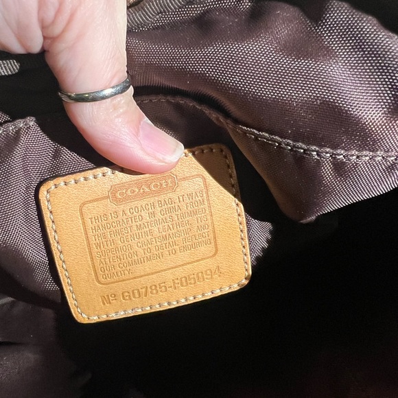 Coach Vintage Bundle - Large Cosmetic Bag organiser and matching wristlet. - Picture 12 of 16